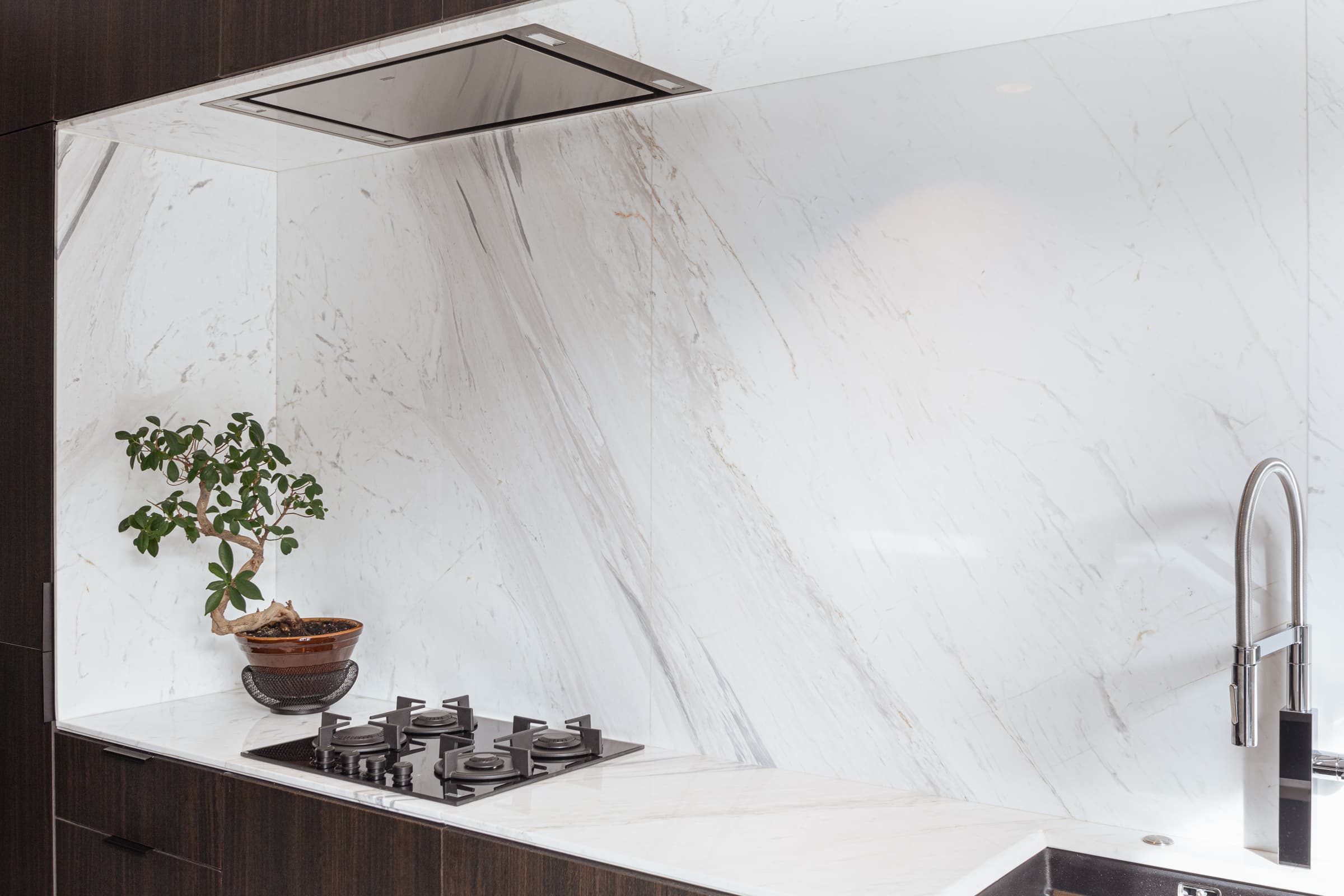 White marble backsplash detail